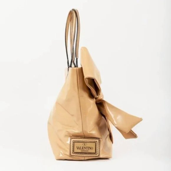 Valentino Garavani Large Lacca Sand Bow Trim Tote - Picture 3 of 11